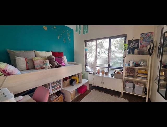 2 BEDROOM APARTMENT FOR SALE IN PINESLOPES